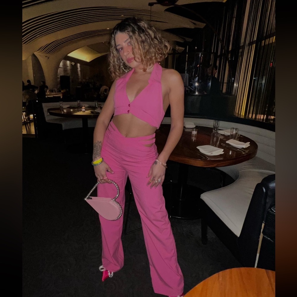 Beautiful pink crop and cutout pant set. 💘 Sold together ! - Picture 1 of 3